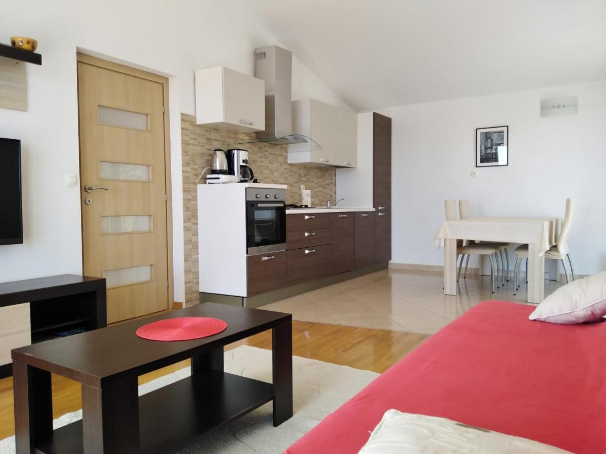 Apartment Mia - Spacious Apartment On 85 M2 With Beautiful Sea View Trogir Exterior foto
