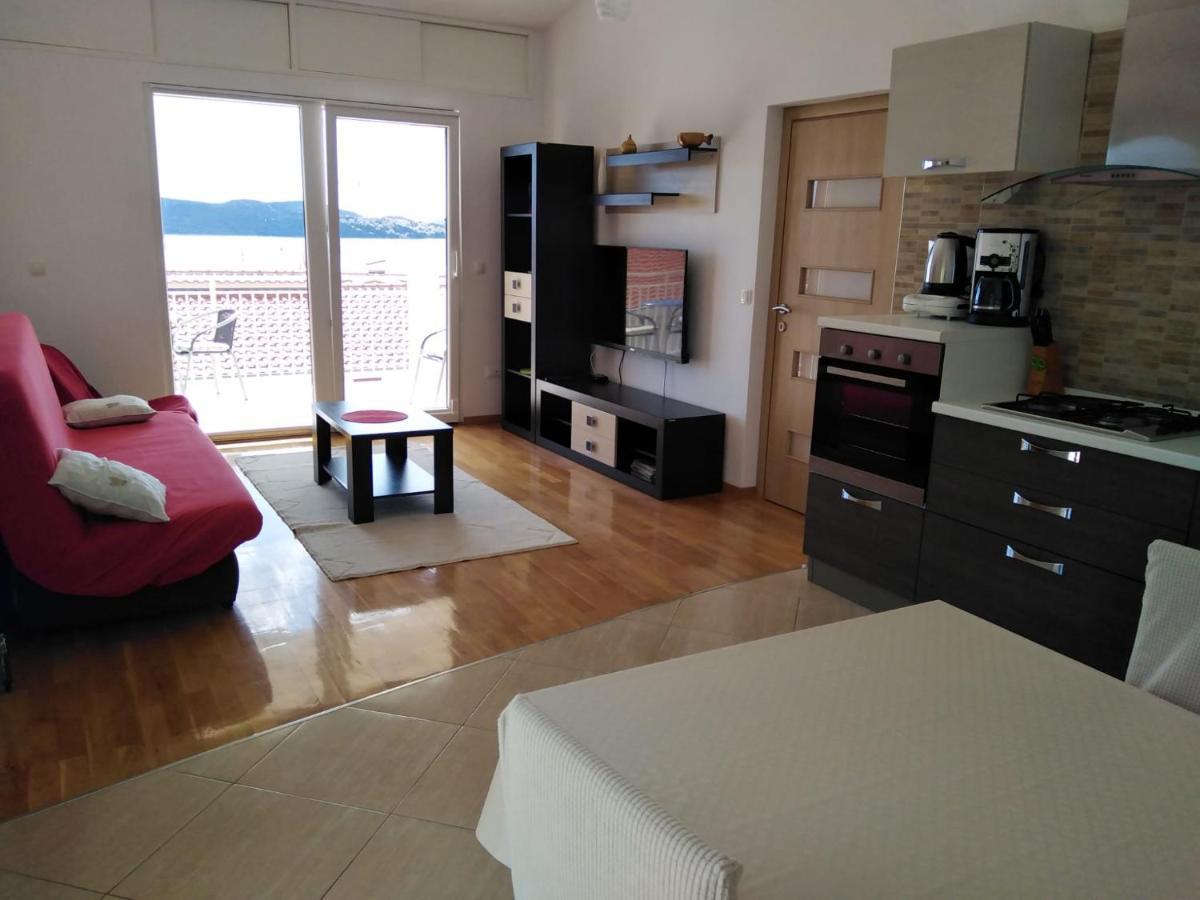 Apartment Mia - Spacious Apartment On 85 M2 With Beautiful Sea View Trogir Exterior foto