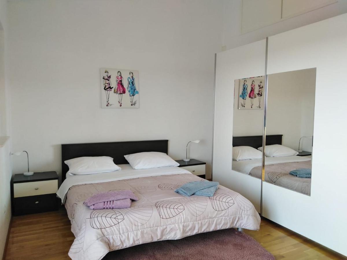 Apartment Mia - Spacious Apartment On 85 M2 With Beautiful Sea View Trogir Exterior foto
