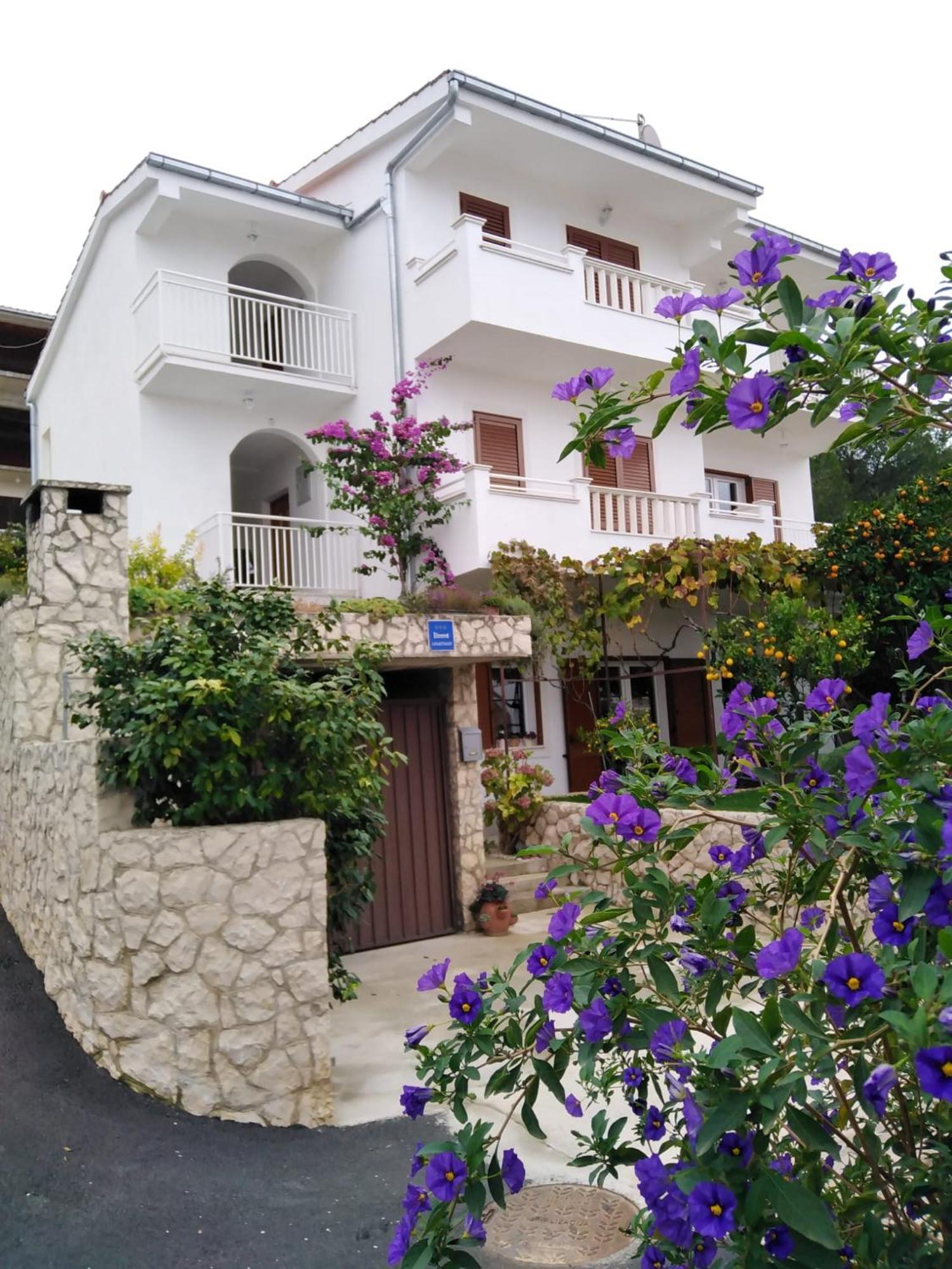 Apartment Mia - Spacious Apartment On 85 M2 With Beautiful Sea View Trogir Exterior foto