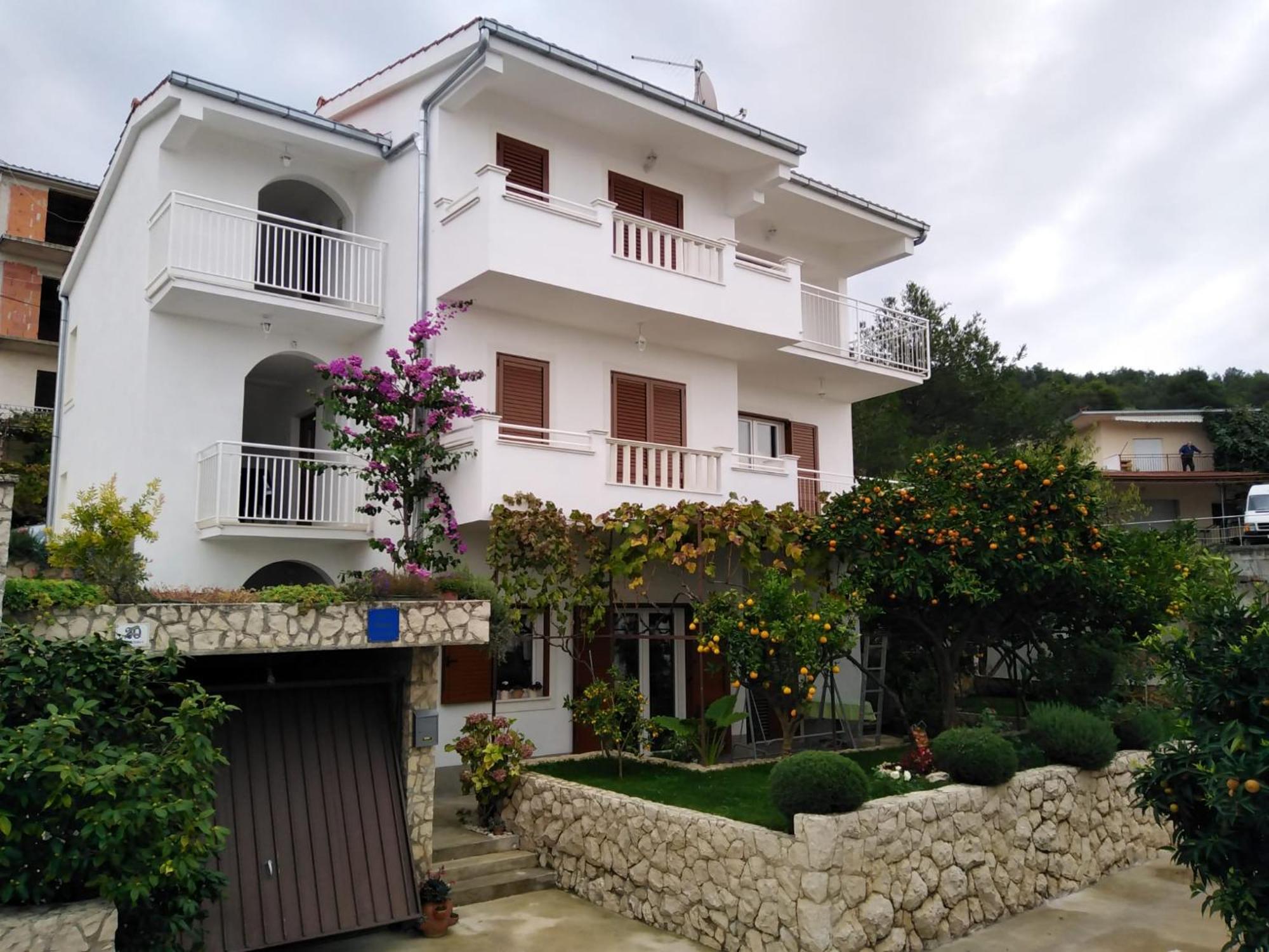 Apartment Mia - Spacious Apartment On 85 M2 With Beautiful Sea View Trogir Exterior foto