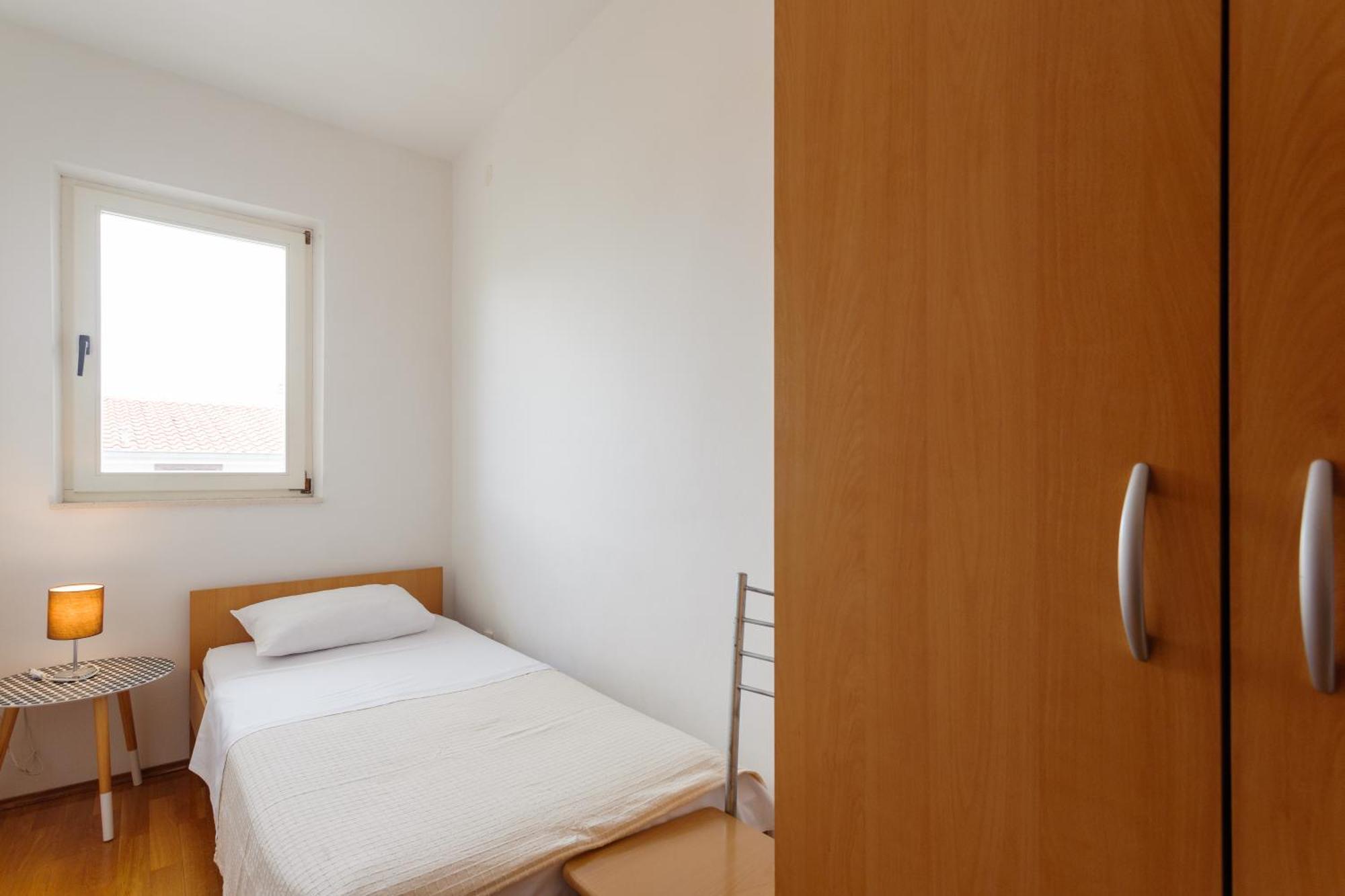 Apartment Mia - Spacious Apartment On 85 M2 With Beautiful Sea View Trogir Exterior foto