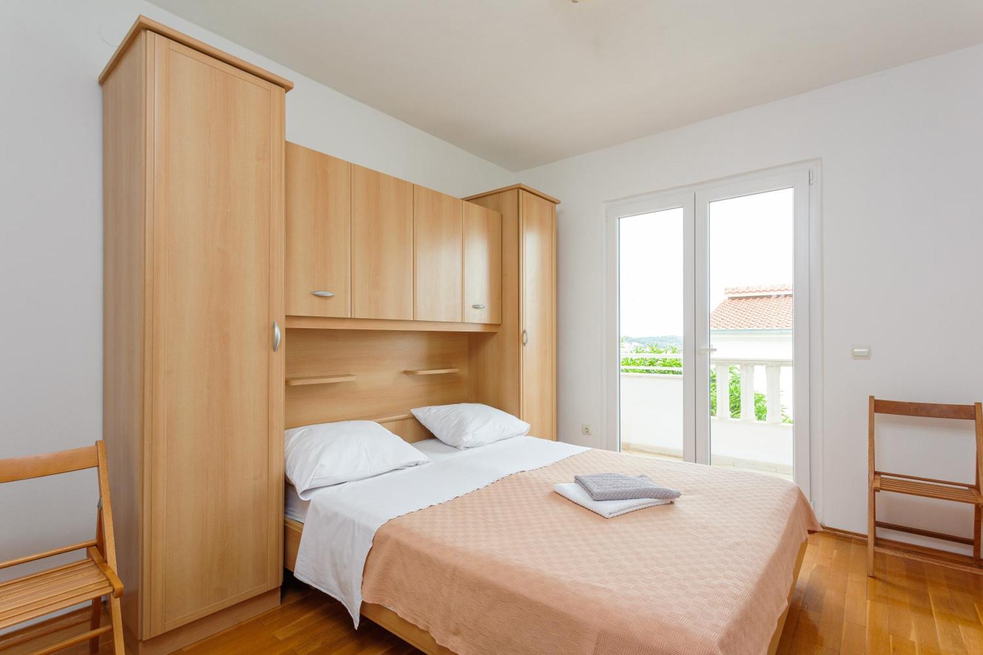 Apartment Mia - Spacious Apartment On 85 M2 With Beautiful Sea View Trogir Exterior foto