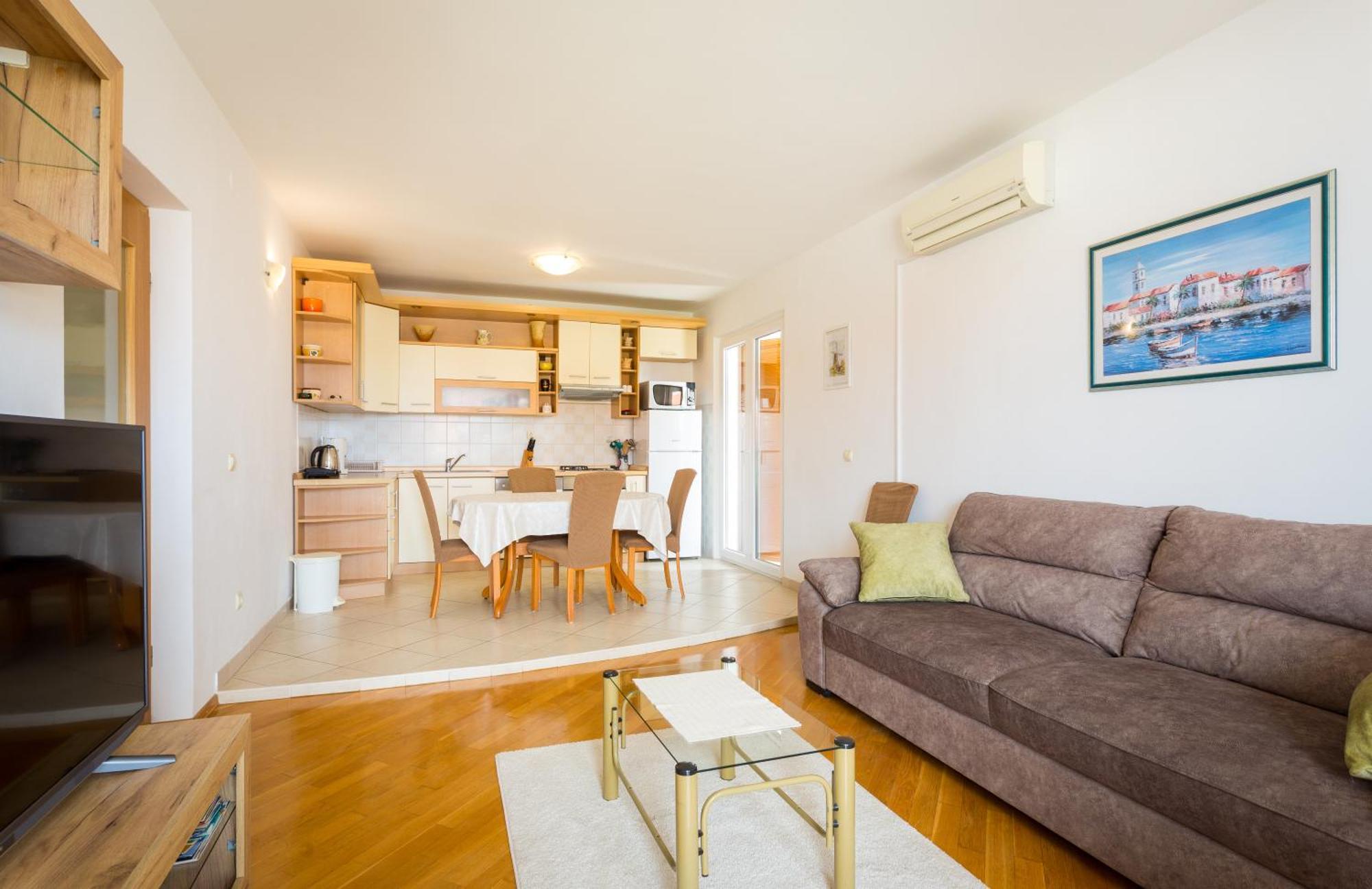 Apartment Mia - Spacious Apartment On 85 M2 With Beautiful Sea View Trogir Exterior foto